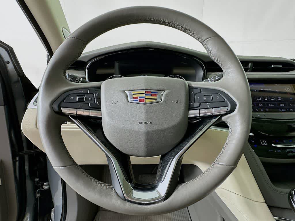 Thumbnail: 2023 Cadillac XT6 - 16
