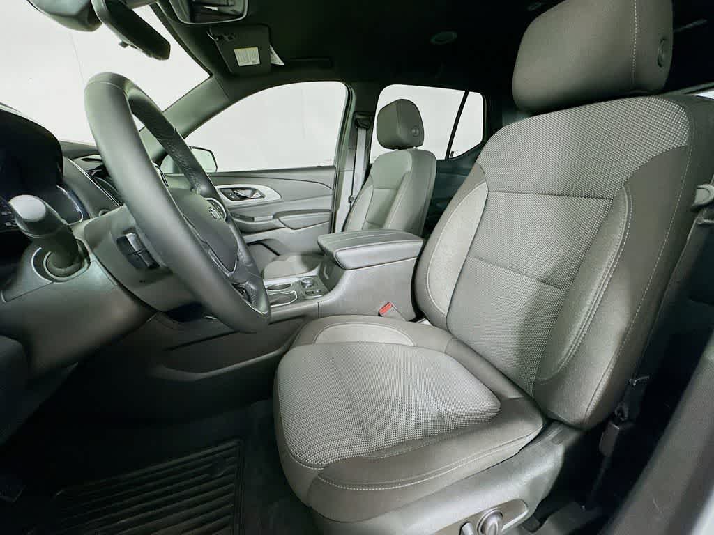 Thumbnail: 2023 Chevrolet Traverse - 12