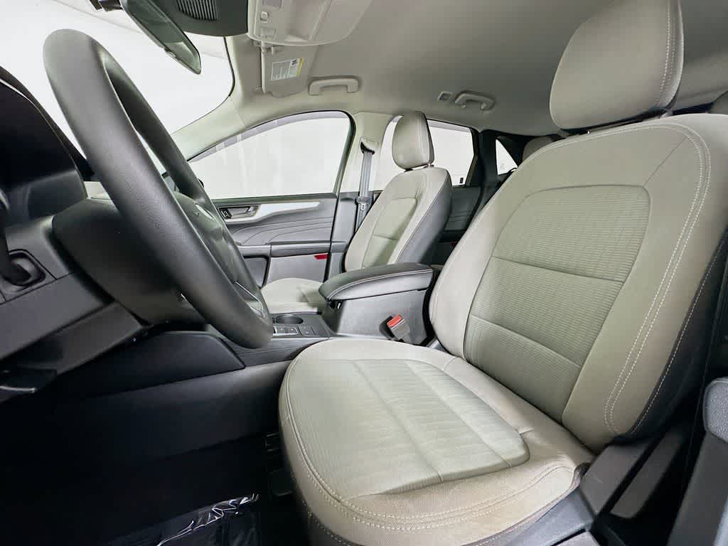 Thumbnail: 2022 Ford Escape - 11