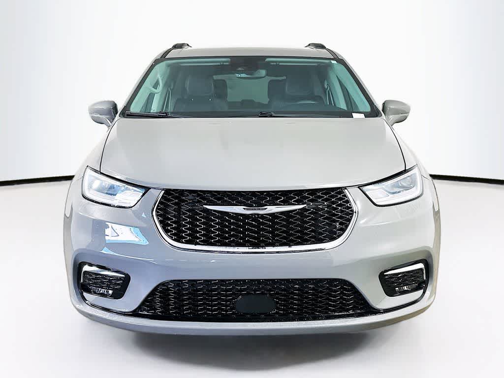 Thumbnail: 2022 Chrysler Pacifica - 6