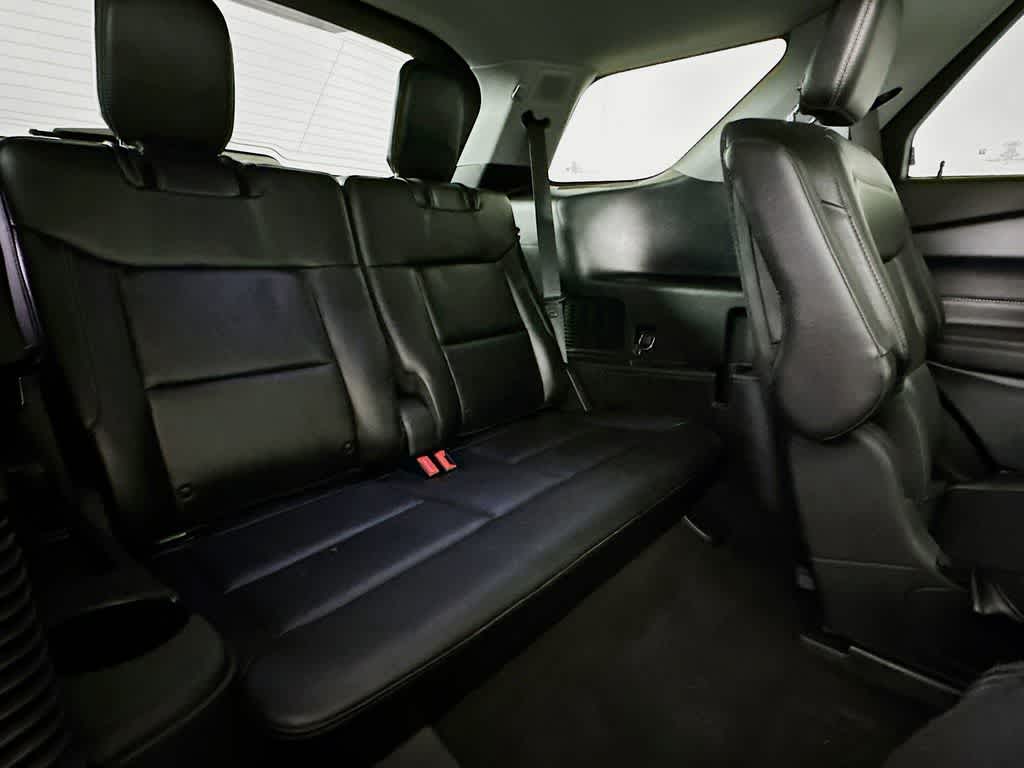 Thumbnail: 2021 Ford Explorer - 32