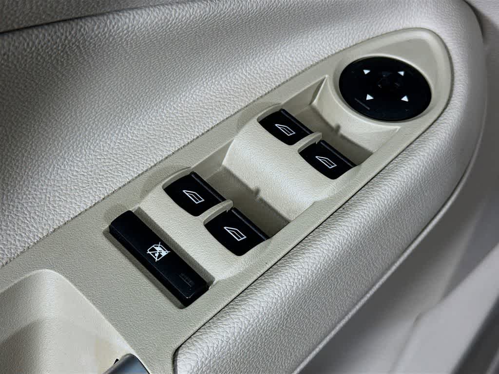 Thumbnail: 2014 Ford Escape - 27