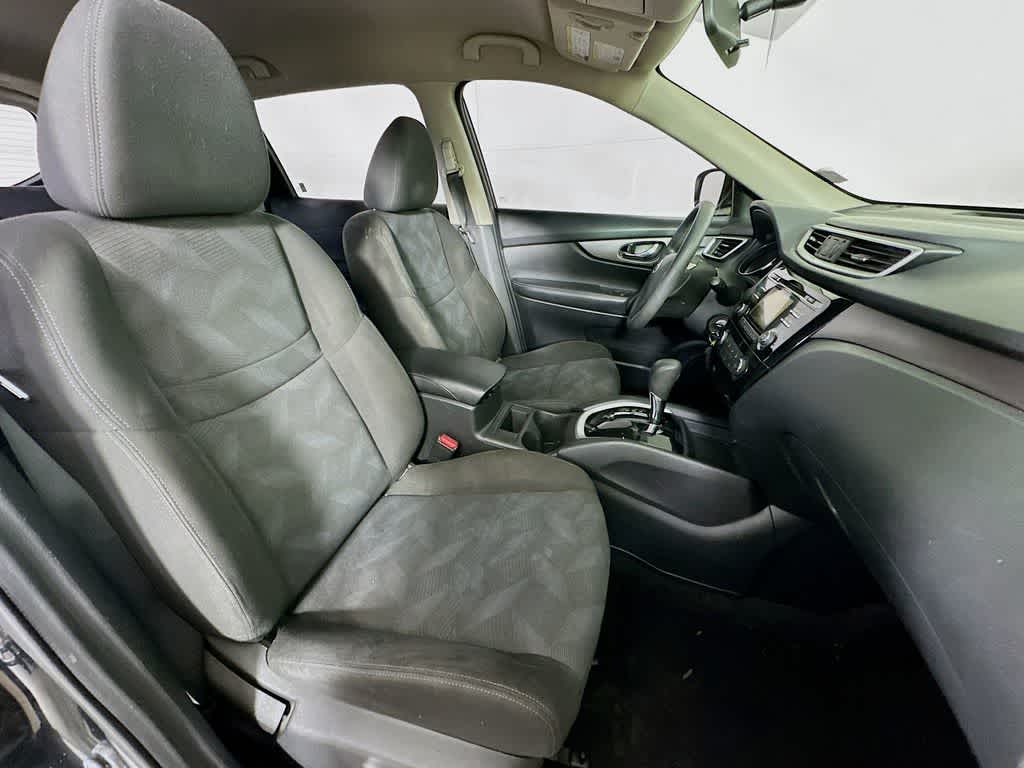 Thumbnail: 2016 Nissan Rogue - 14