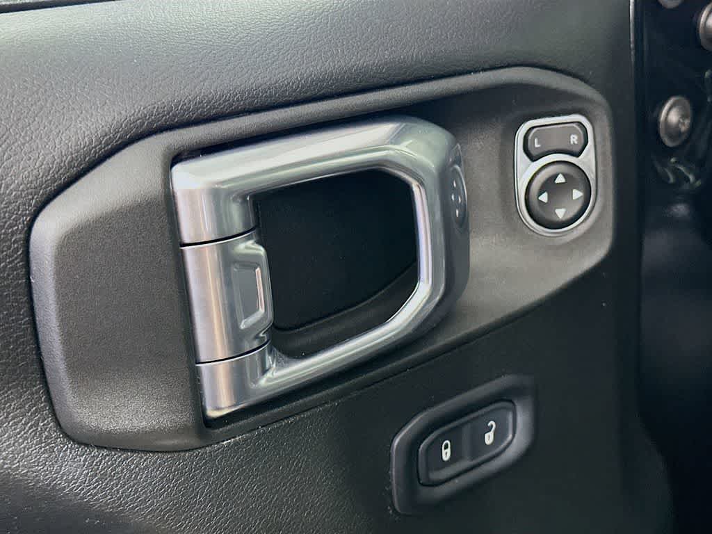 Thumbnail: 2021 Jeep Wrangler - 30