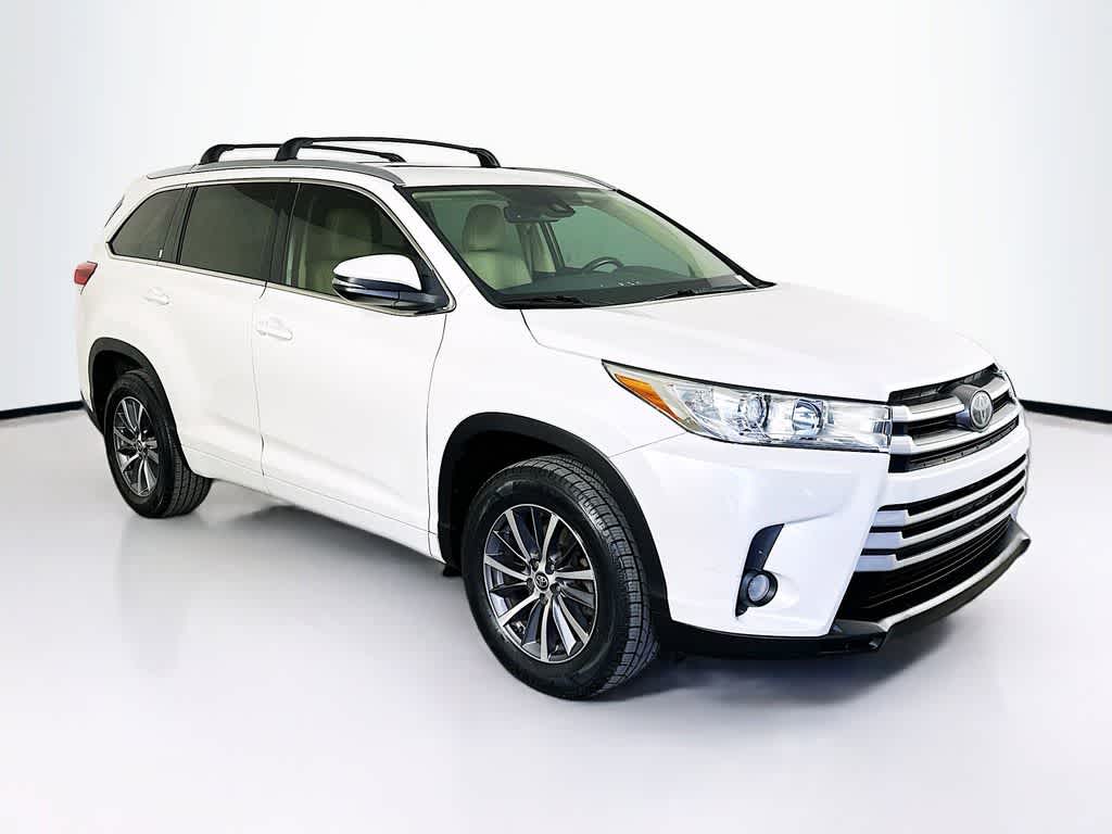Thumbnail: 2017 Toyota Highlander - 24