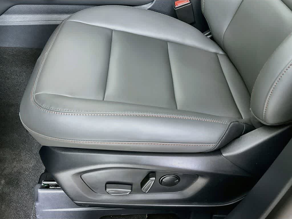 Thumbnail: 2026 Ford Explorer - 30