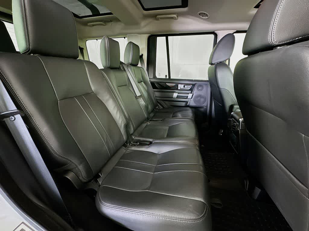 Thumbnail: 2015 Land Rover LR4 - 35