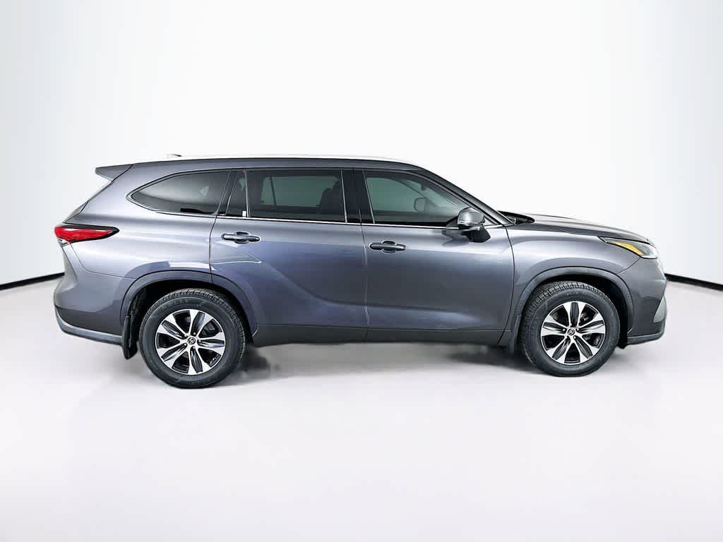 Thumbnail: 2021 Toyota Highlander - 26