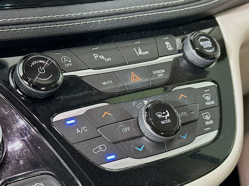 2021 Chrysler Pacifica Touring L 33