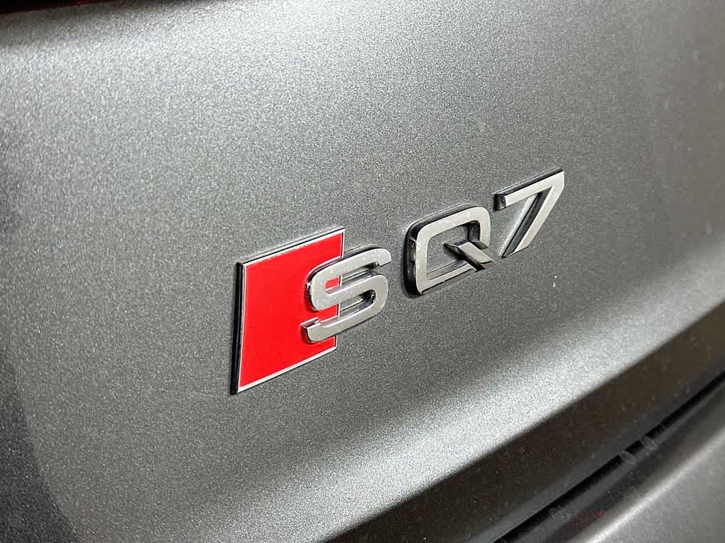 Thumbnail: 2021 Audi SQ7 - 7