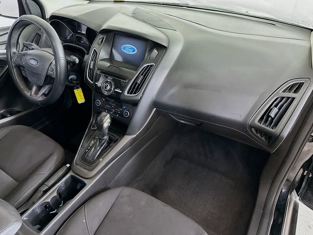 Thumbnail: 2017 Ford Focus - 32