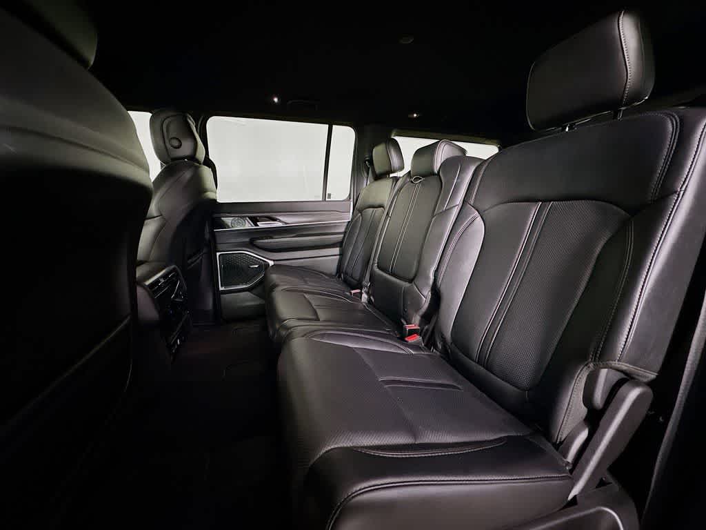 Thumbnail: 2023 Jeep Wagoneer - 14