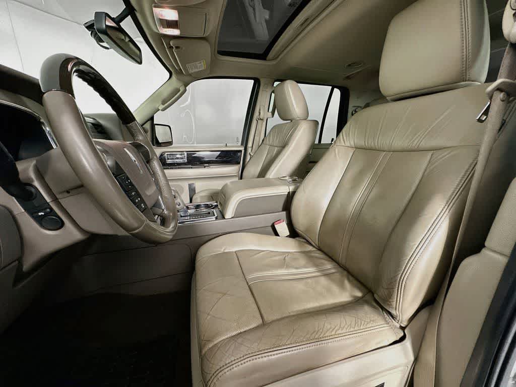 Thumbnail: 2016 Lincoln Navigator - 12
