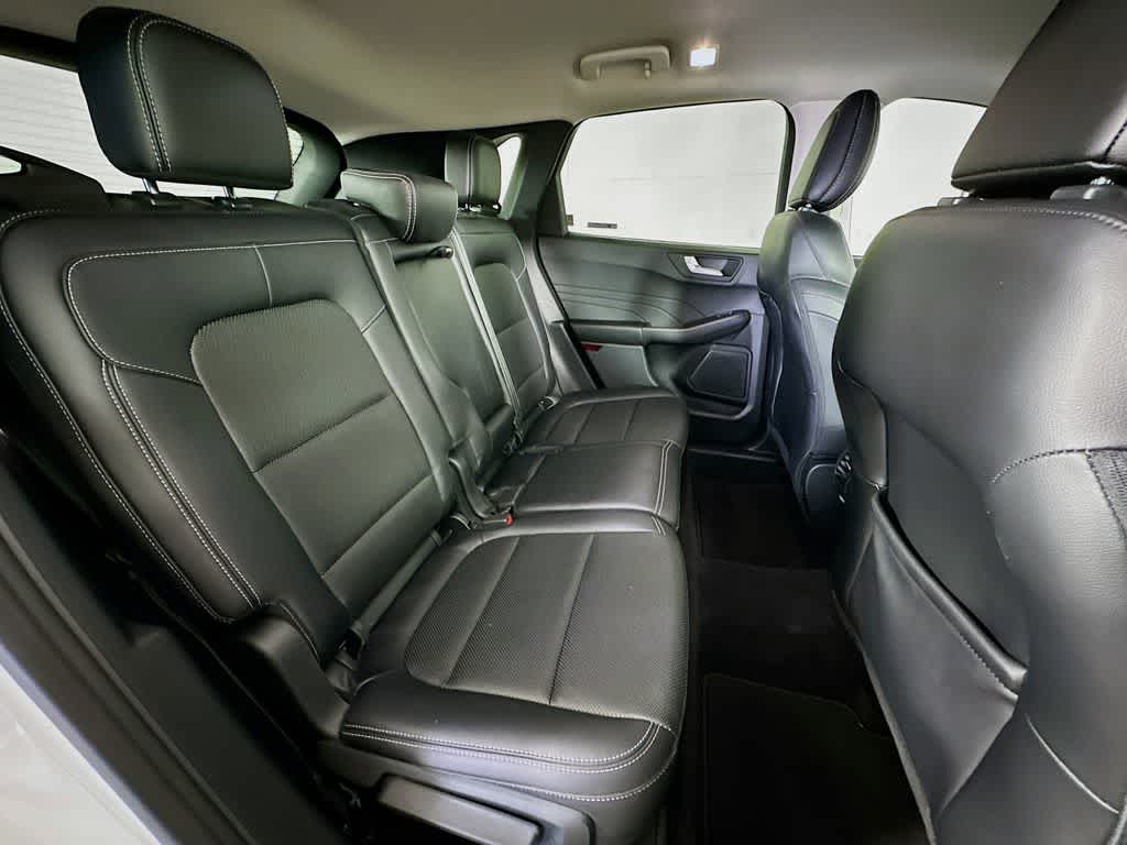 Thumbnail: 2021 Ford Escape - 32