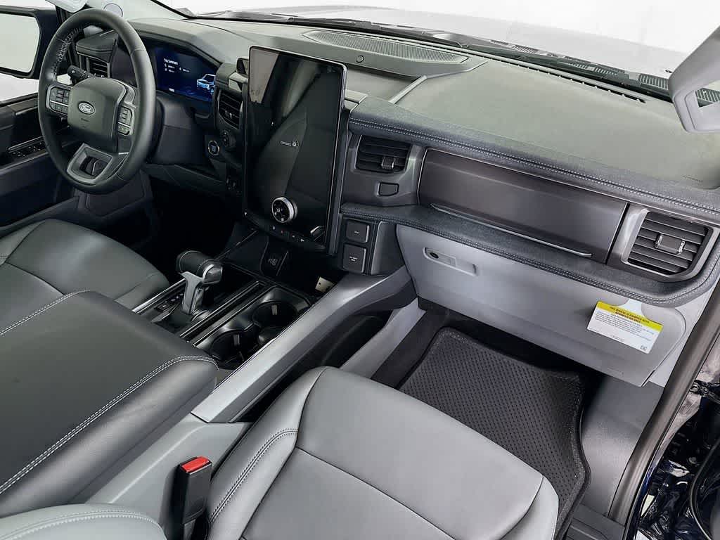 2025 Ford F-150 Lightning Flash 31