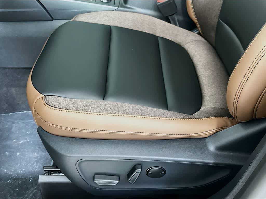 Thumbnail: 2025 Ford Bronco Sport - 31