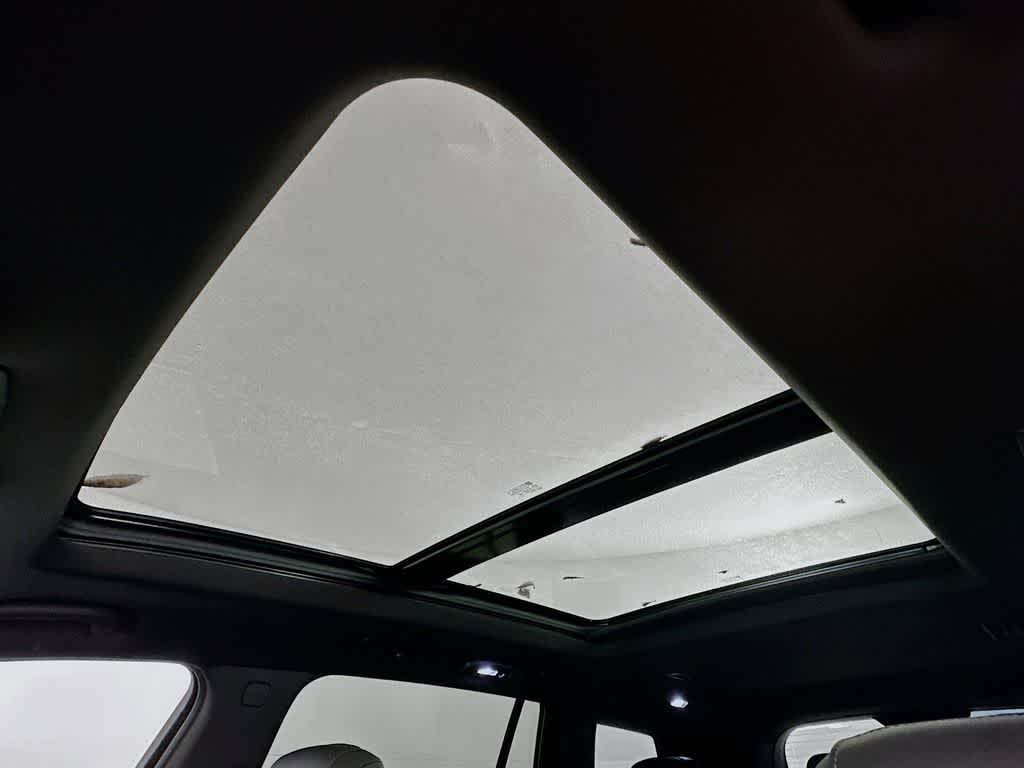 Thumbnail: 2024 Cadillac XT6 - 33