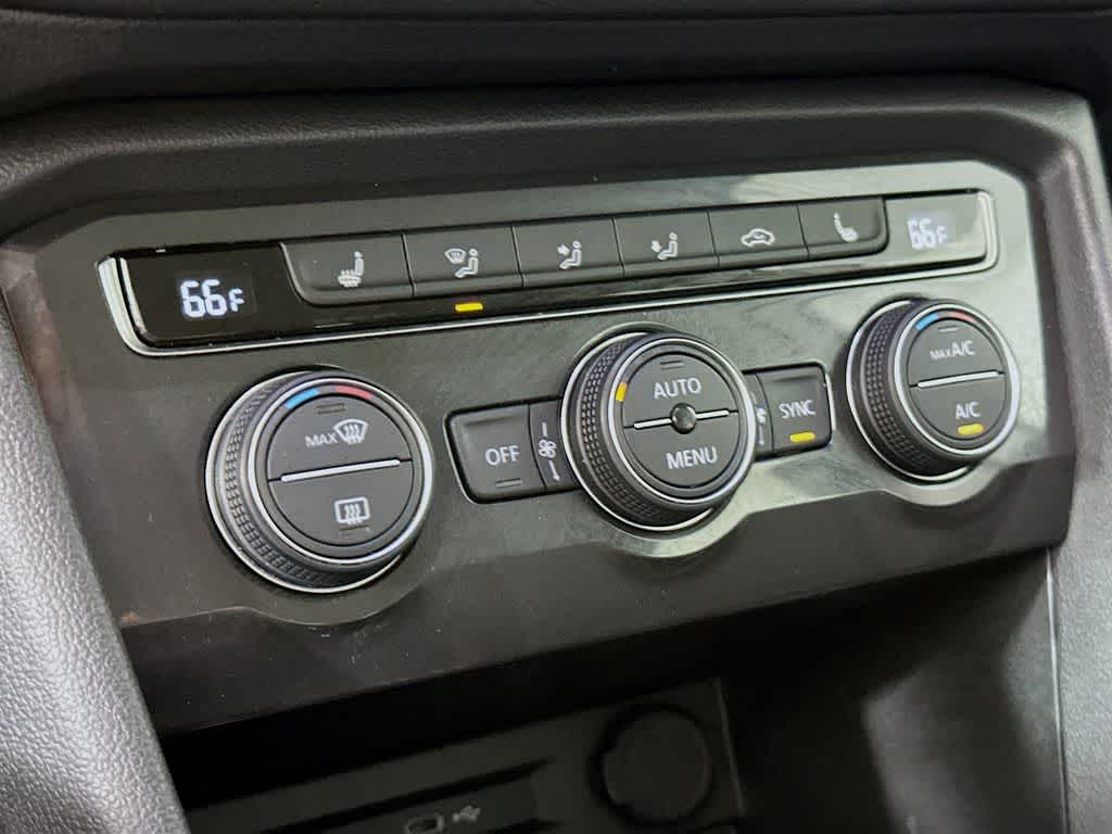 Thumbnail: 2021 Volkswagen Tiguan - 18