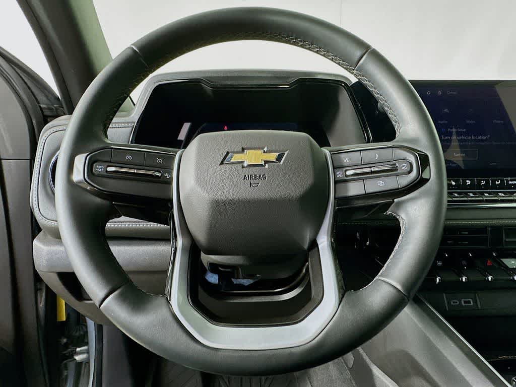 Thumbnail: 2023 Chevrolet Colorado - 16