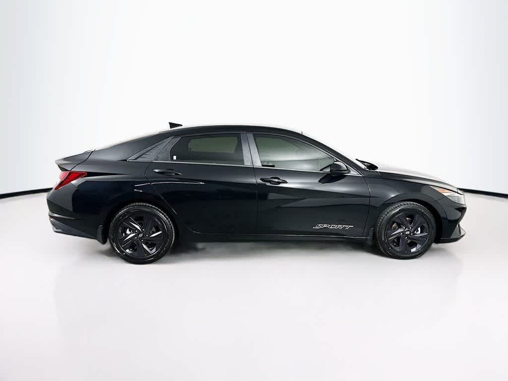Thumbnail: 2022 Hyundai Elantra - 23