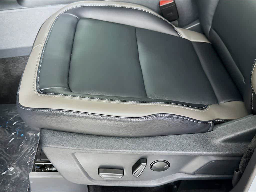 2025 Ford Bronco Outer Banks 30