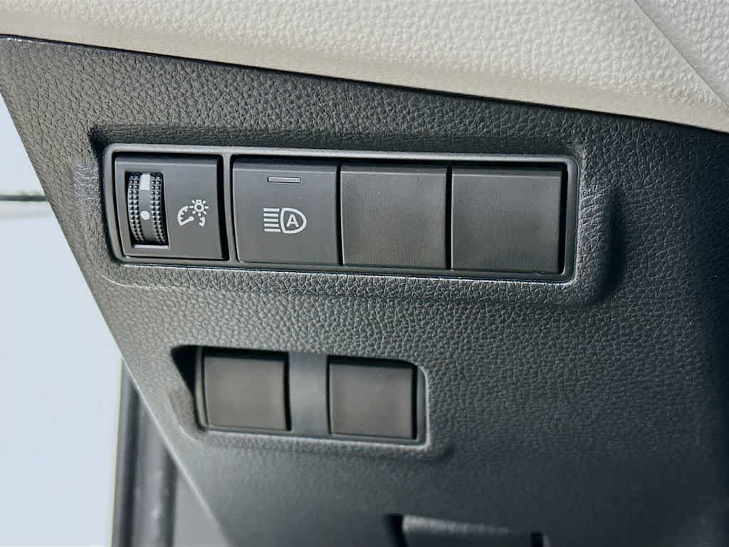 Thumbnail: 2022 Toyota Corolla Cross - 27