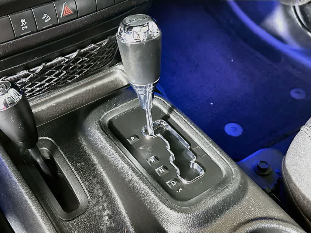 Thumbnail: 2016 Jeep Wrangler - 18