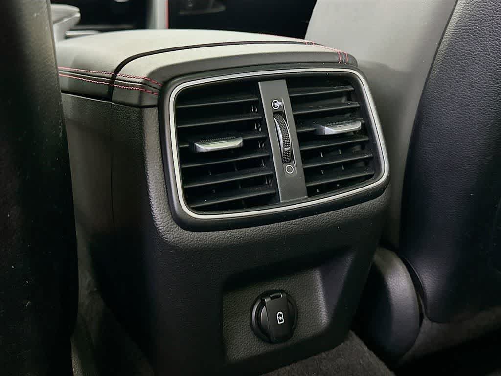 Thumbnail: 2019 Genesis G70 - 13