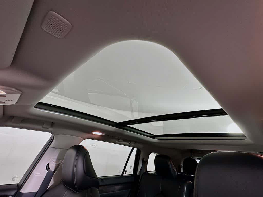 Thumbnail: 2021 Toyota Highlander - 31