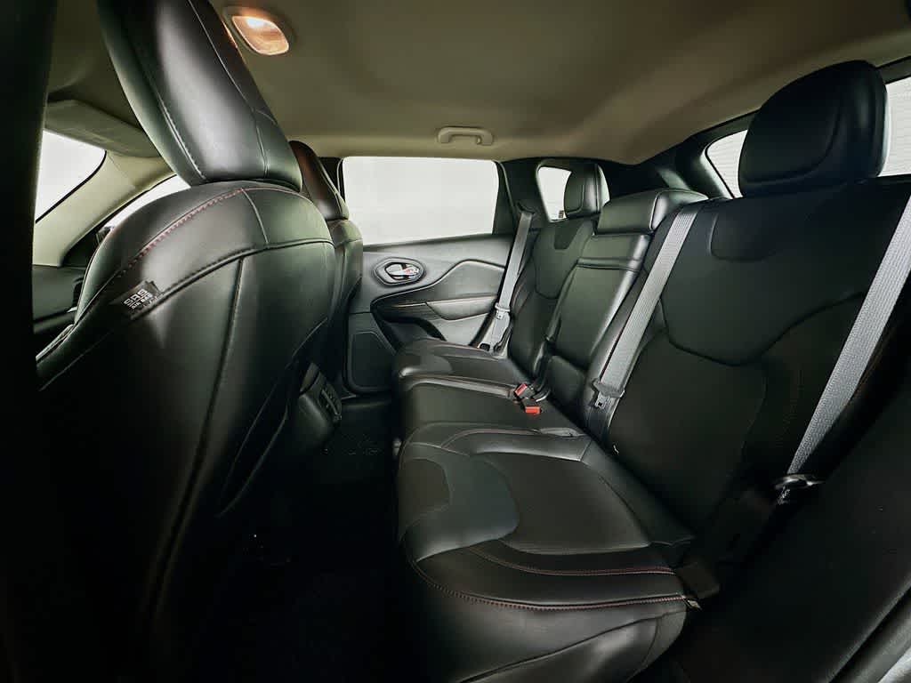 Thumbnail: 2015 Jeep Cherokee - 14