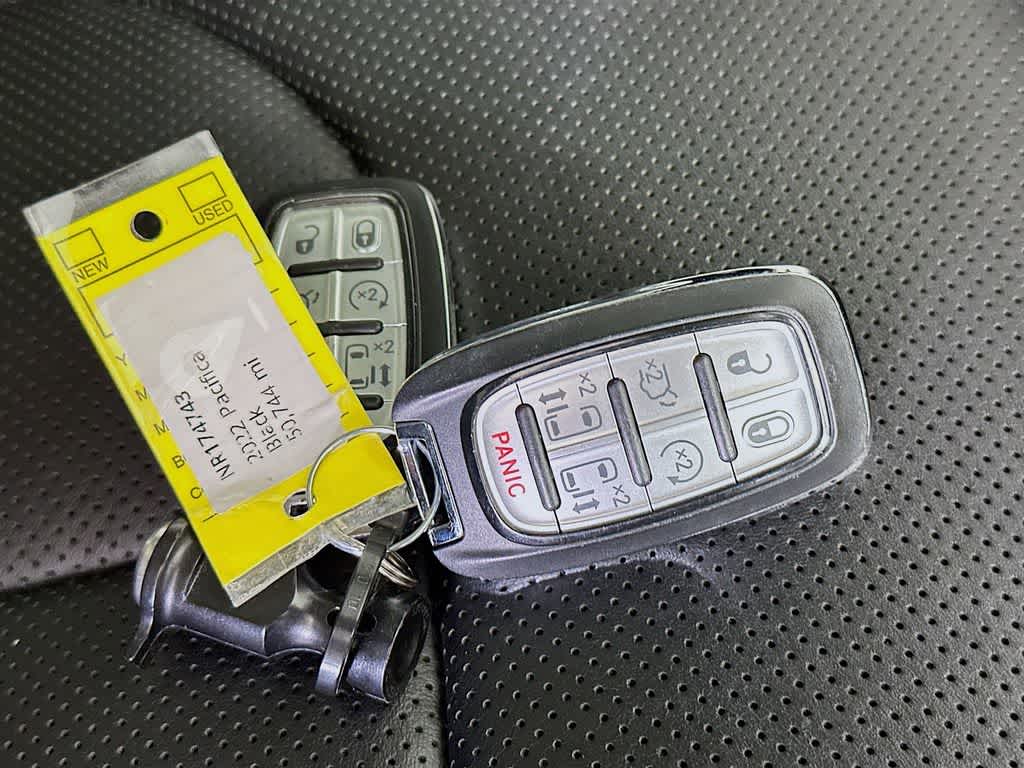 Thumbnail: 2022 Chrysler Pacifica - 21