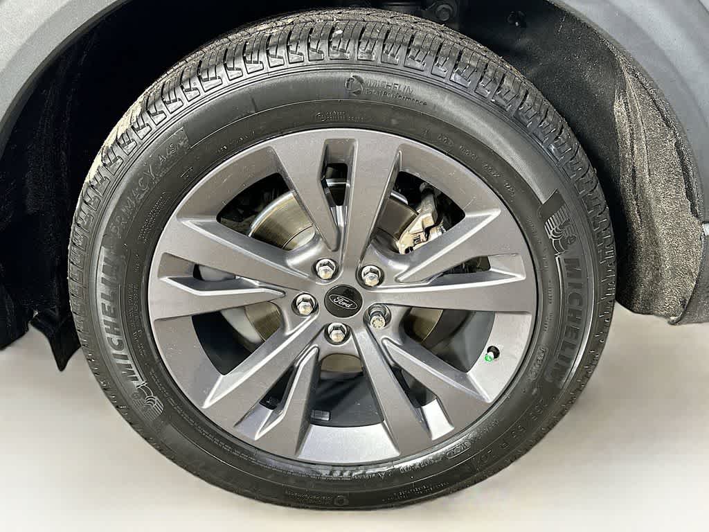 Thumbnail: 2022 Ford Explorer - 8