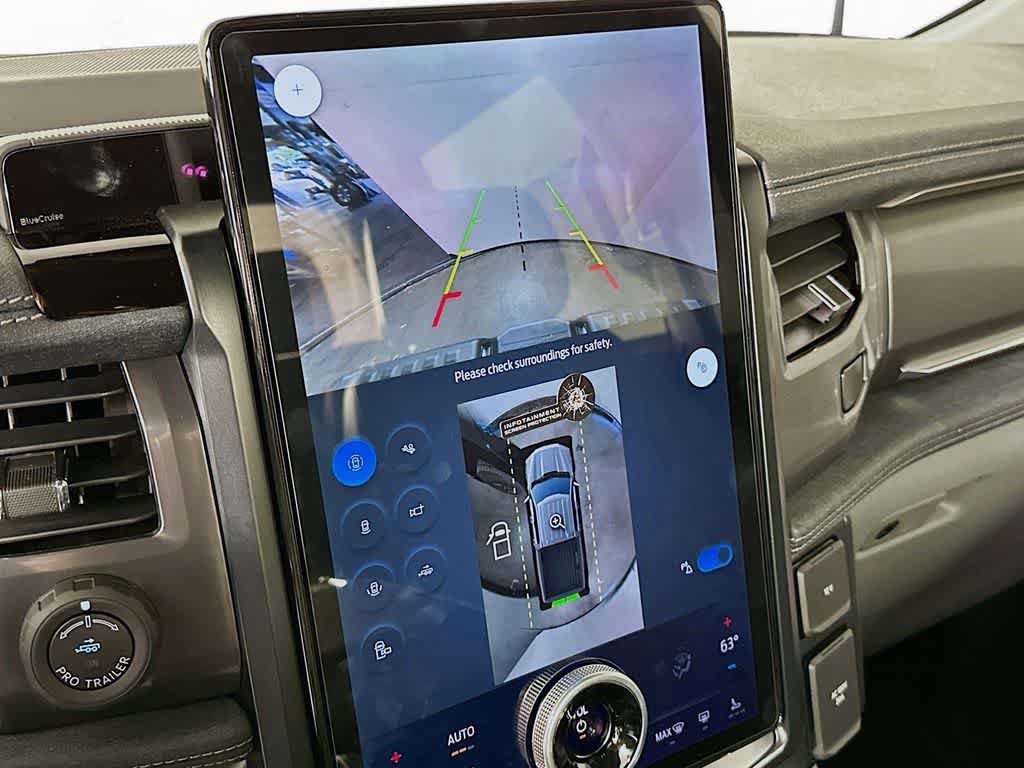 2025 Ford F-150 Lightning Flash 26