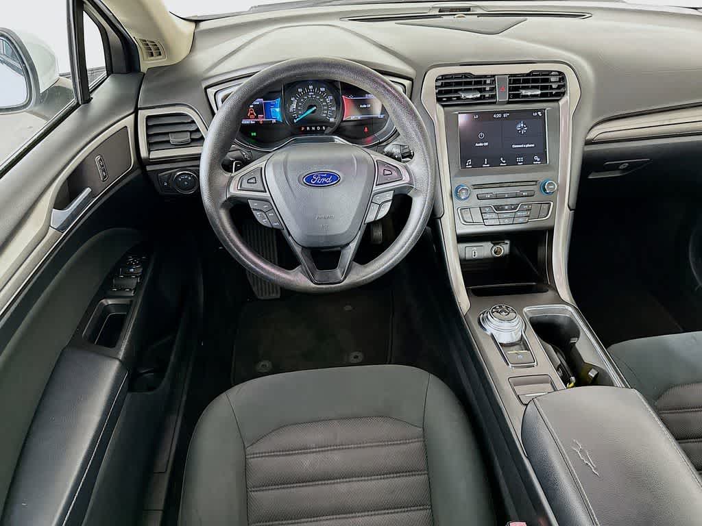 Thumbnail: 2017 Ford Fusion - 10