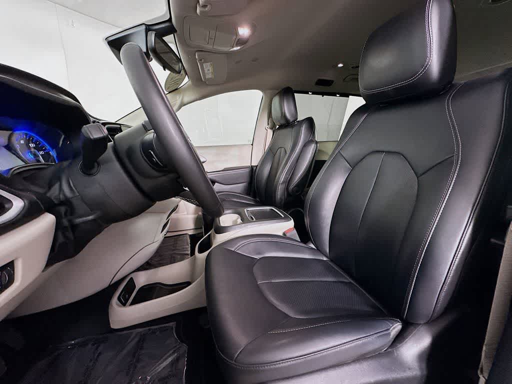 Thumbnail: 2024 Chrysler Pacifica - 12