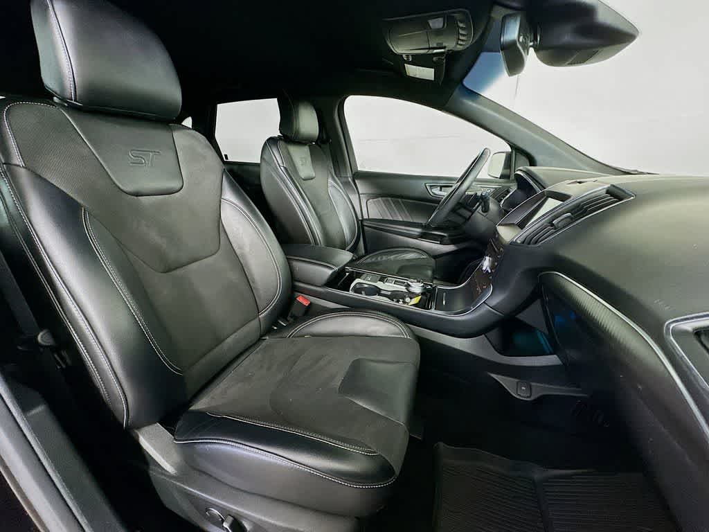 Thumbnail: 2019 Ford Edge - 15