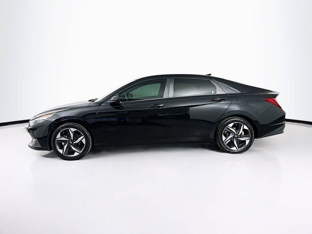 Thumbnail: 2023 Hyundai Elantra - 3