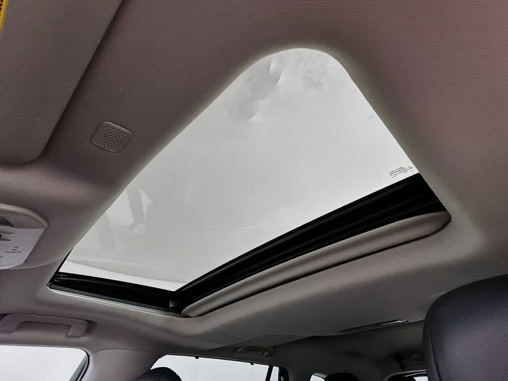 Thumbnail: 2020 Toyota Highlander - 31