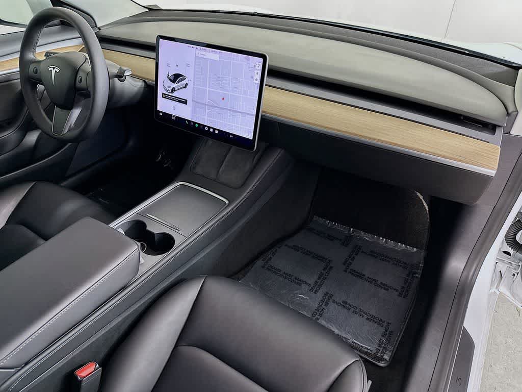 Thumbnail: 2021 Tesla Model 3 - 33