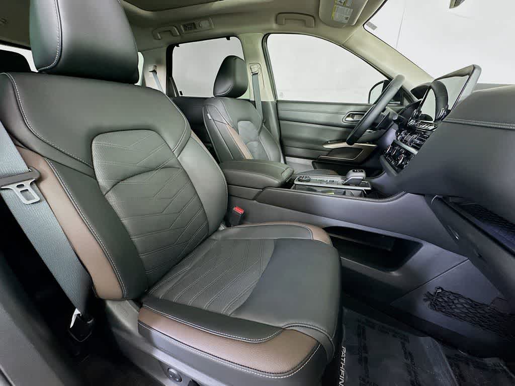 Thumbnail: 2025 Nissan Pathfinder - 14