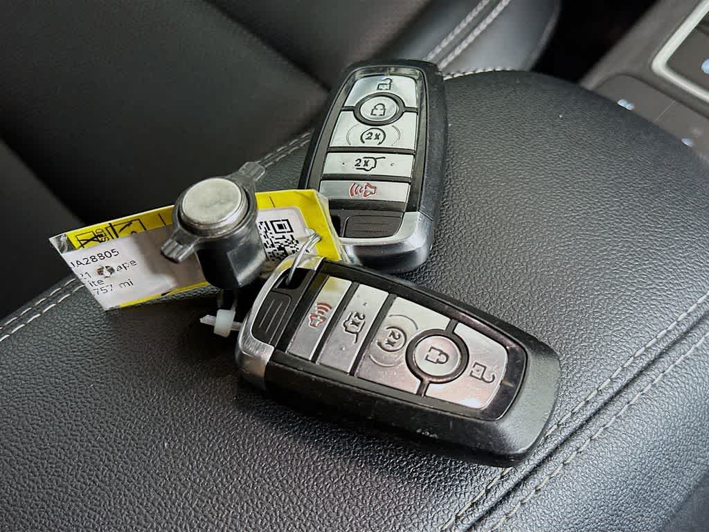 Thumbnail: 2021 Ford Escape - 22