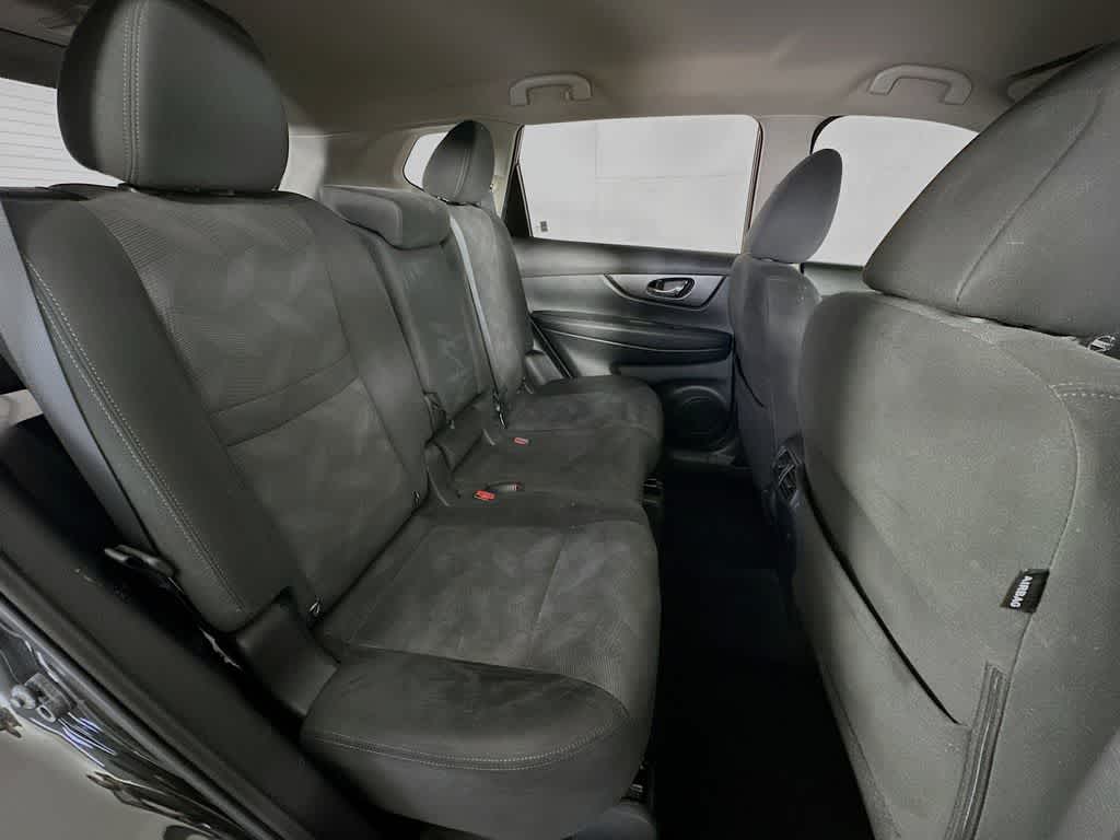 Thumbnail: 2016 Nissan Rogue - 31