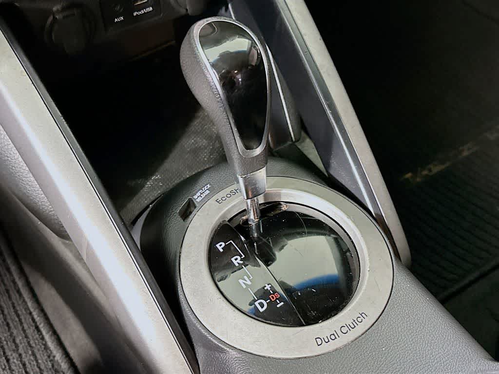 Thumbnail: 2015 Hyundai Veloster - 18