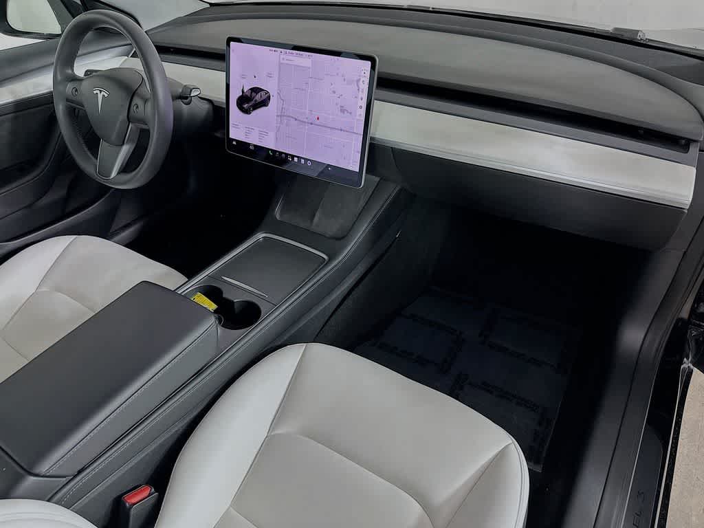 Thumbnail: 2021 Tesla Model 3 - 32