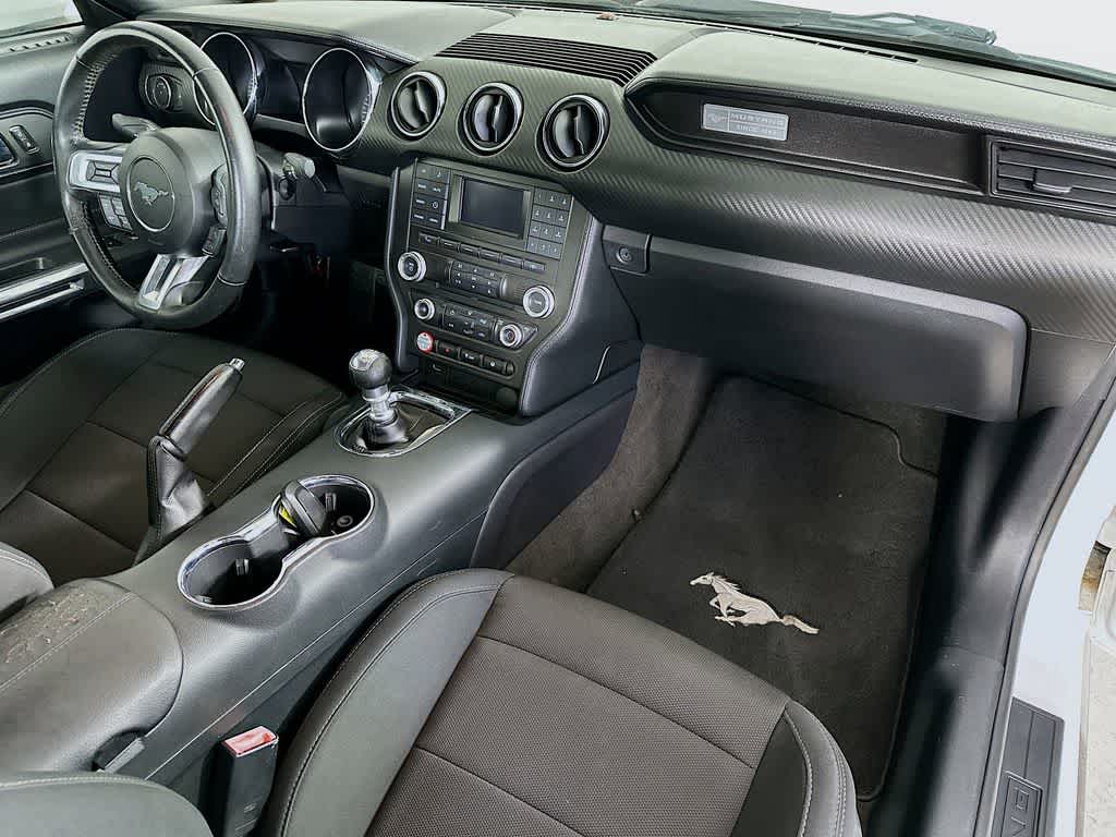 2016 Ford Mustang V6 29