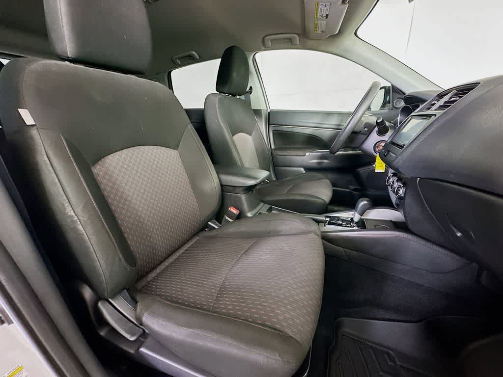 Thumbnail: 2019 Mitsubishi Outlander Sport - 14