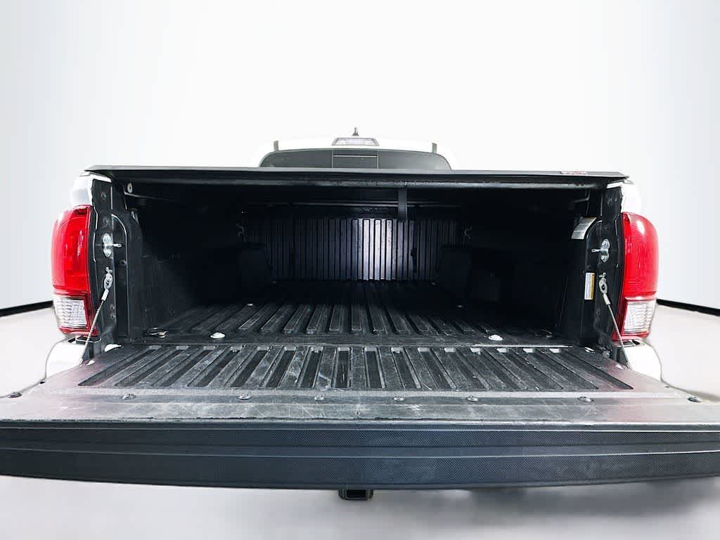 Thumbnail: 2022 Toyota Tacoma - 20