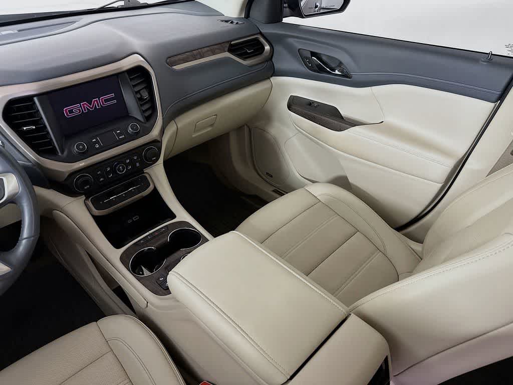 2022 GMC Acadia Denali 11