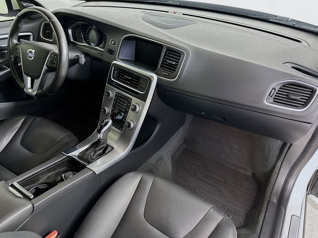 Thumbnail: 2018 Volvo S60 - 33
