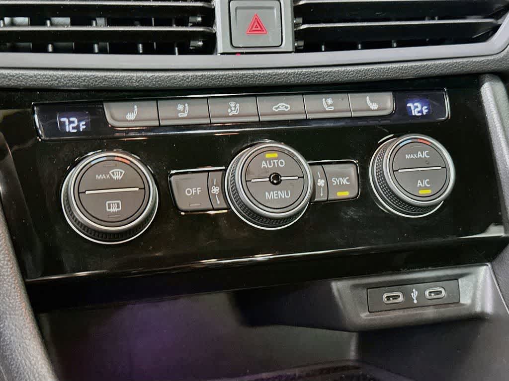 Thumbnail: 2021 Volkswagen Jetta - 17